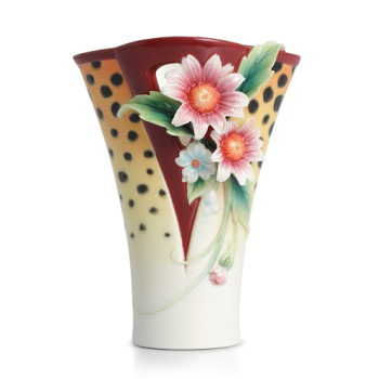 Safari Cheetah Sculptured Porcelain Vase