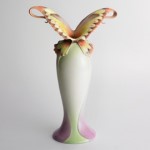 Papillon Butterfly Spread Wings Design Sculptured Porcelain Flower Vase